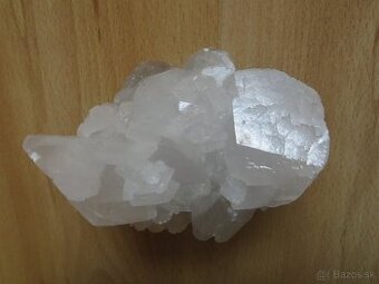 Minerály - kalcit s pyritom