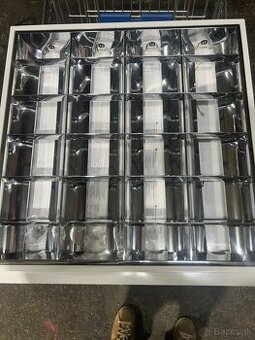 Podhľadové žiarivkové svietidlo