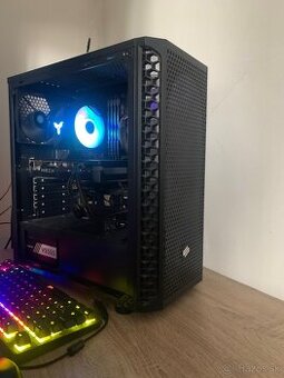 Zachovalý herný počítač