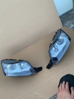 Xenony skoda yeti lift 13-17 pravý levy LED