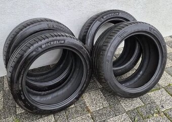 Michelin Pilot Sport 4, 235/45 R18