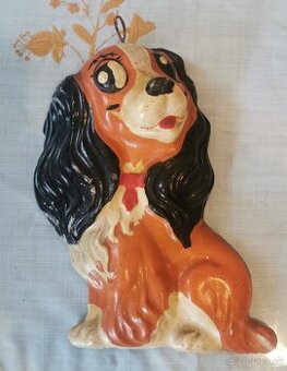 Sadrovy retro psík na stenu