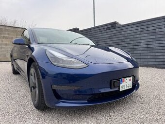 Tesla Model 3 Long Range EAP a Ťažné