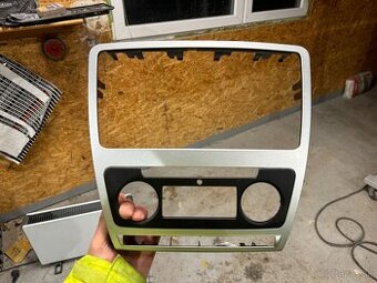 rámček rádia brúsený hliník Škoda Octavia II RS