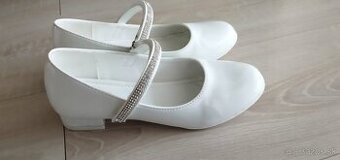 Topánky na prvé sväté prijímanie