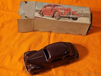 Bakelitové auto škoda Tudor 50. léta značeno Šerý rarita