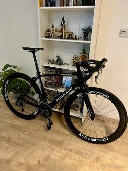 Cestný bicykel - celokarbonový