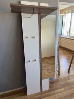 Predám vešiakový panel so zrkadlom