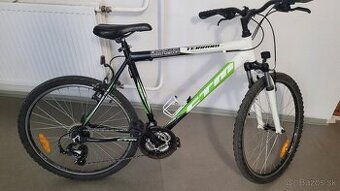 CTM Terrano 1.0 s prilbou a cyklistickými rukavicami