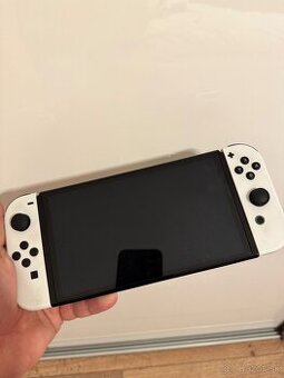 Predám Nintendo Switch OLED + 128GB karta