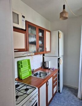 Veľký 1-izb. byt s balkónom, ul. Drobného, Dúbravka
