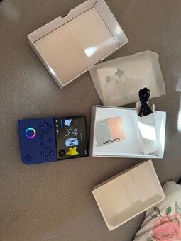 Retro handheld konzole Anbernic RG40XXV WiFi