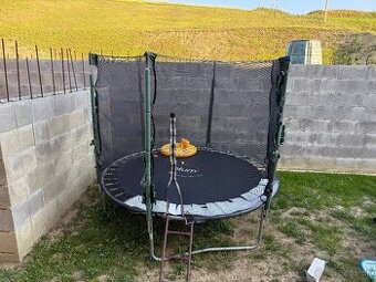 Trampolína