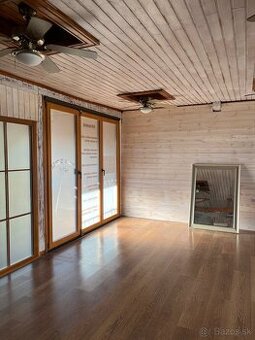 Prenájom priestrannej miestnosti v Penzióne U Krba – 28 m²