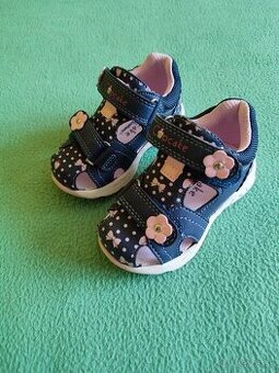 Dievčenské sandále zn. Cupcake Couture -velkosť 20
