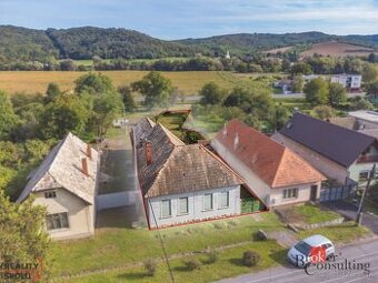 Rodinný dom v centre obce Hontianske Tesáre ideálny na rekon - 1