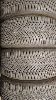 Predám 4ks jazdené celoročné 255/45r19-104W Good Year