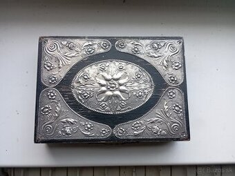 Predám drevenú dozu na cigarety