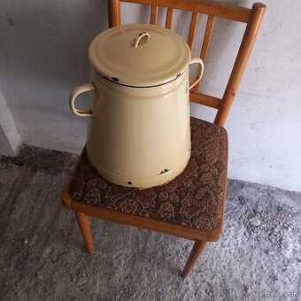 Predám smaltovaný hrniec na masť, obsah 10 l