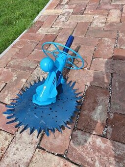 Bazenovy vysavac Mavix 4