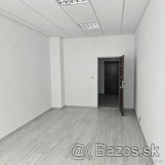 Kancelária o rozlohe 20m2 v centre Sečoviec - 1