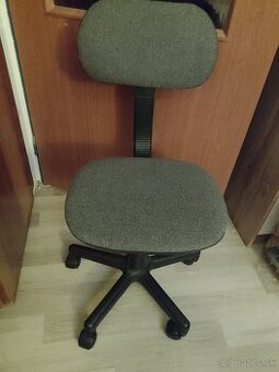 Kancelárska stolička