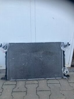 chladič voda vody vodní AUDI Q7 4M0 3,0 TDi 8W0121251N 8W012