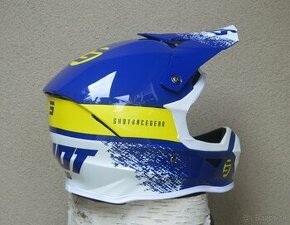 helma sit modrá žltá