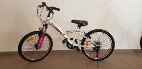 Dievčenský bicykel, málo používaný