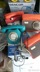 retro telefon,fax a záynamník