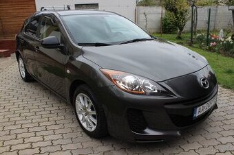 • MAZDA 3 1.6i, 77 kW, Benzín, r.v. 2012, 106.000km •