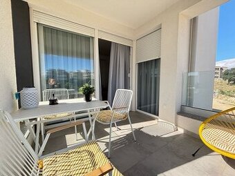 2-izbový zariadený apartmán s terasou, Novalja / Chorvátsko