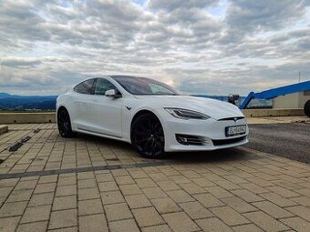 Tesla Model S 75D 4x4 386kW, Premium Konektivita, Panoráma
