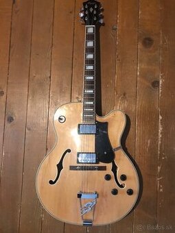 Squier lubova elektricka gitara