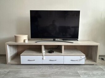 Skrinka pod TV