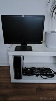 stolný PC + monitor