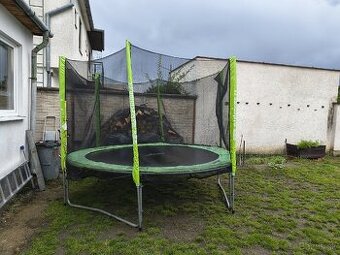 Trampolína