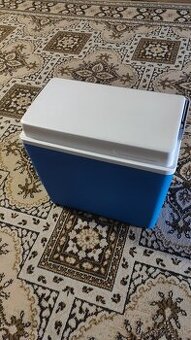 Prenosny chladiaci box-chladnicka