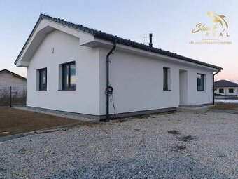 Zaujímavá skolaudovaná novostavba v tichej lokalite blízko m