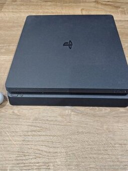 Predám PS4 slim