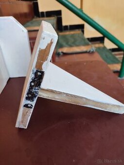 Držiaky na kvetináče