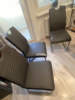 Predám jedálenské stoličky