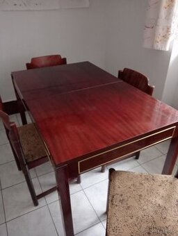 Predám retro jedálenský stôl so 4 stoličkami