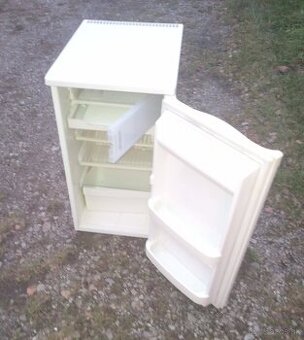 Predám plnefunkčná chladnička s malou mrazničkou WHIRLPOOL