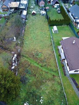 NA PREDAJ - POZEMOK NA VÝSTAVBU RODINNÉHO DOMU VALČA 1014 m2