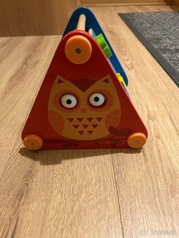 Drevená interaktívna hračka