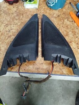 Kryty s výškovými reproduktormi