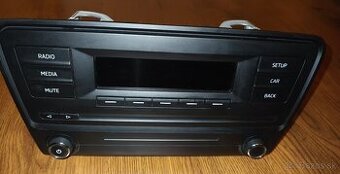 Rádio, puklice octavia 3