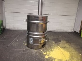 Kotlik na gulas a gril