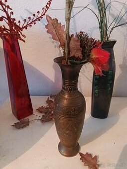 MEDENA VAZA A INE DEKOR